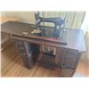 Image 2 : White Rotary Sewing Machine & Desk