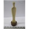 Image 2 : IVORY FIGURINE PRAYING