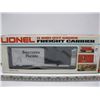 Image 2 : 2 LIONEL BOXCARS