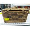 Image 1 : NATIVE PICNIC BASKET