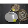 Image 1 : 2 HANDHELD FANS & A SCALE