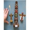 Image 1 : 3 MOLDED TOTEM POLES