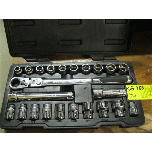 GEAR WRENCH RATCHET SOCKET SET