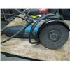 Image 2 : MAKITA 4 1/2" ANGLE GRINDER