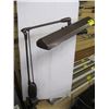 Image 1 : FLUORESCENT DESK LAMP