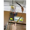 Image 1 : RECURVE BOW, BEN PEARSON GAMESTER 7388, 45LB, WITH ARROWS & CONTAINER OF BROADHEADS