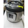 Image 1 : INSTAPOT PRESSURE COOKER