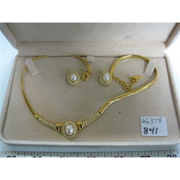 NECKLACE & EARRING SET