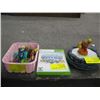 Image 2 : SKYLANDERS GAME WITH FIGURINES & CONTROLLER
