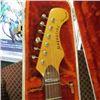 Image 2 : MAGNATONE TORNADO ELECTRIC GUITAR WITH CASE