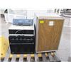 Image 1 : PALLET OF RV APPLIANCES AND RADIO