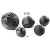 Image 1 : Lot of 5 iron cannonballs of various sizes, professionally conserved.