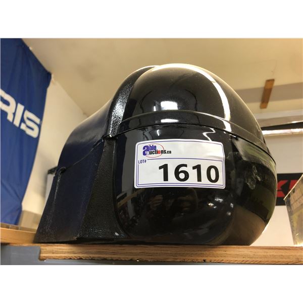 STORAGE COMPARTMENT WITH KEY