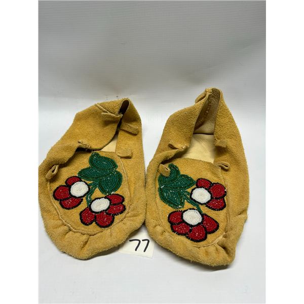 First Nations Beaded Footwear Slippers/Moccasins (foot appr: 7.75  x 4 )