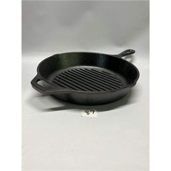 Lodge USA Cast Iron Frying Pan Approximately 10.25"W