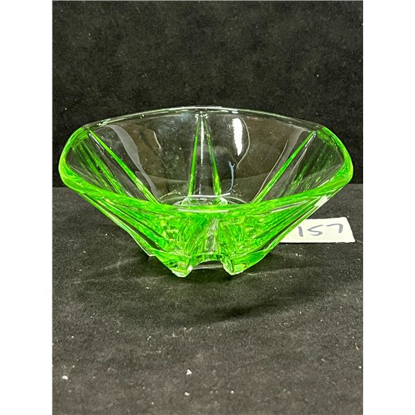 Small Green Depression Glass Bowl Uranium? Approx: 5 W 2 T