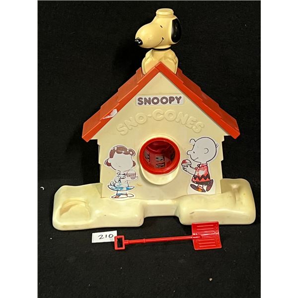 Vintage Snoopy Sno-Cones Maker Plastic w/plastic shovel (see desription)