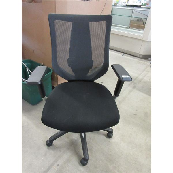New Mesh Back Office Chair with Fabric Seat