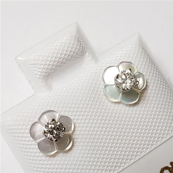 14K White Gold Diamond (0.2Ct,I1-2,F-G) 2In1 With Mother Of Pearl Earrings  (~weight 0.53g), Made in