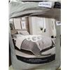 Image 2 : *NEW* UGG Devon Sherpa Reversable Comfortor Set - 1 Comfortor, 2 Shams - Grey