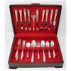 Image 1 : 44 PIECE "COMMUNITY" SILVERWARE IN ORIGINAL BOX