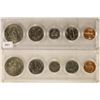 Image 2 : 1971 & 1988 US YEAR SETS IN PLASTIC CASE UNC'S