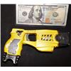Image 2 : THOR THE DARK WORLD SCREEN USED POLICE TASER SUPER HERO
