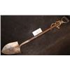 Image 2 : F/X RUBBER SHOVEL FROM UNKNOWN VINTAGE PRODUCTION