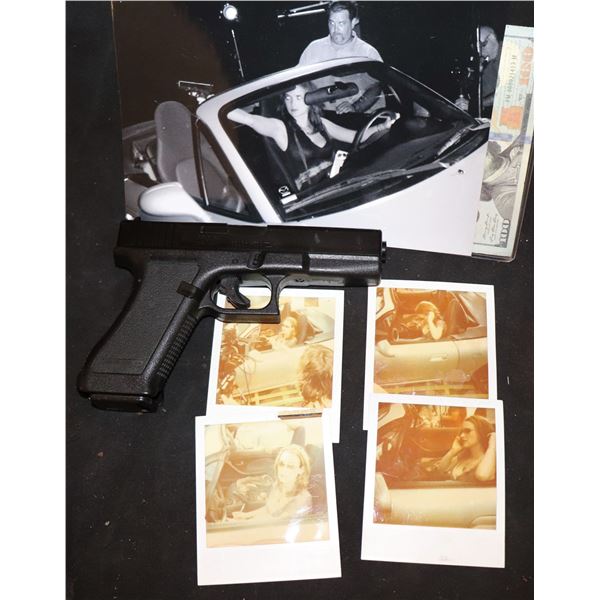 A SCANNER DARKLY SCREEN USED WINONA RYDER GUT WITH BTS POLAROIDS