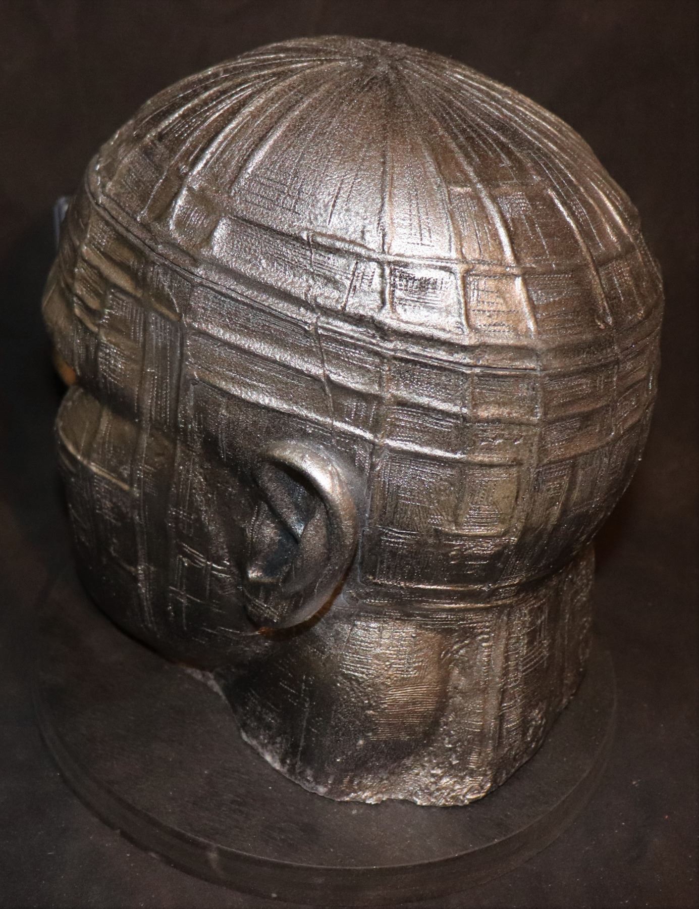 PROMETHEUS HEAD FROM ENGINEER STATUE ON DISPLAY BASE