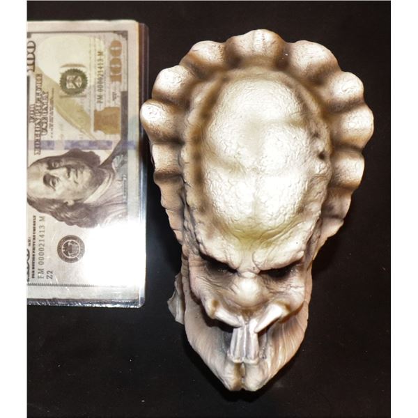 ALIEN VS PREDATOR AVP MINIATURE HEAD