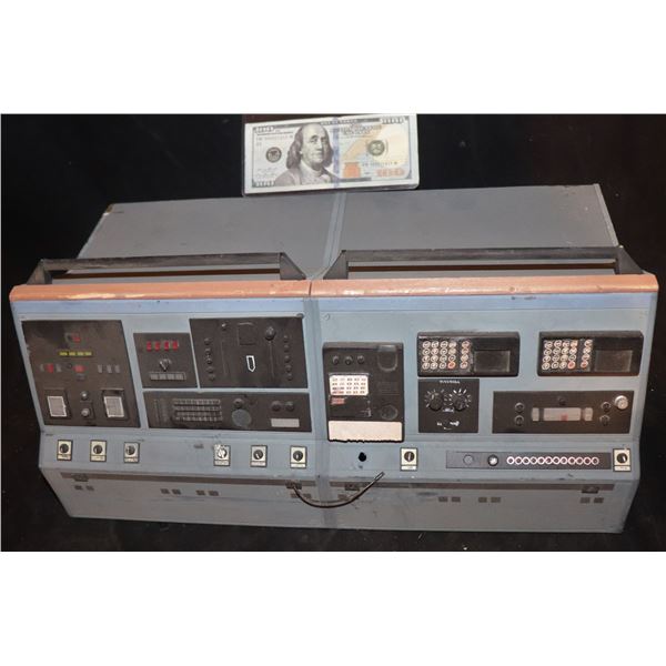 ZZ-CLEARANCE GODZILLA CONTROL ROOM COMPUTER MINIATURE SCREEN USED 2