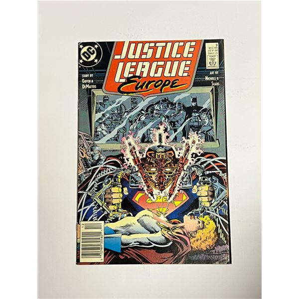 Justice League #9 Vintage DC Comic Book