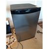 Image 1 : Danby Mini Fridge Cat C