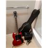 Image 7 : Maestro Electric Guitar by Gibson & Squier Base Cat A