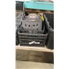 Image 3 : 4 BLACK CRATES AND GREY BASKET