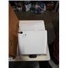 Image 2 : NEW CERALUX TOILET IN BOX