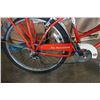 Image 2 : RED WHITE SCHWINN CRUISER BIKE