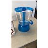 Image 3 : SIMBR STEAM CLEANER AND BLUE DRINK DISPENSER