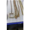 Image 8 : 8 ESTATE NECKLACES