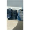 Image 3 : 5 PAIRS OF NEW JEANS 28/32 (3), 30/30, 40/34