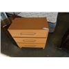 Image 1 : 3 DRAWER DRESSER