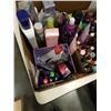 Image 8 : 2 BOXES OF MAKEUP AND HAIR STYLING SUPPLIES