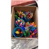 Image 1 : BOX OF STAEDTLER FINELINER MARKERS AND CRAYOLA AND OTHER MARKERS AND PENCIL CRAYONS