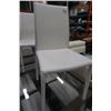 Image 2 : 2 WHITE ITALIAN LEATHER CHAIRS