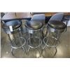 Image 1 : 3 SWIVEL BAR STOOLS