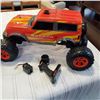 Image 2 : 2 FORD BRONCO XTREME ROCK CRAWLING RC 4X4 TRUCKS BOTH WORKING, 2-7.2V BATTERIES 2 CONTROLLERS AND ON