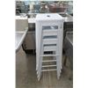 Image 1 : 4-White Metal Bar Stools - 4 X $