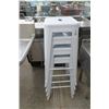 Image 1 : 4-White Metal Bar Stools - 4 X $