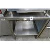Image 1 : S/S 27" Equipment Stand w/Backsplash & Side Splash
